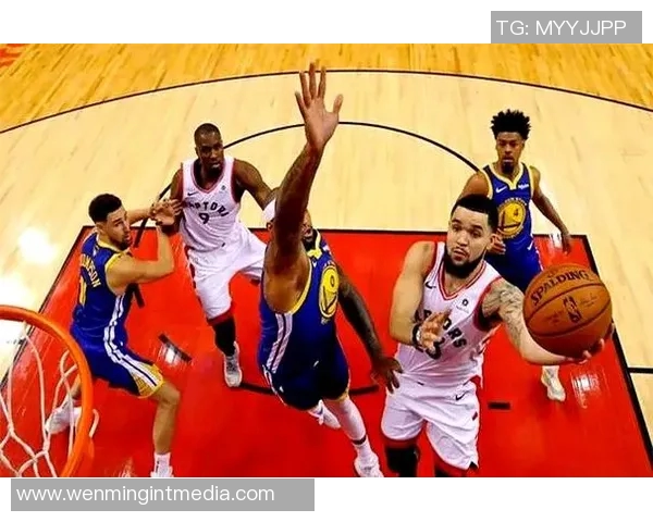 勇士与猛龙常规赛对决精彩回顾与赛季展望分析